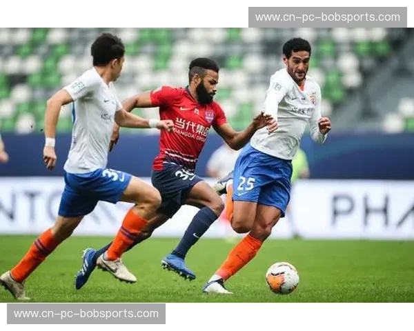 巅峰对决：当齐鲁重工遇上山城烈火，鲁能vs重庆这一战，如何燃爆你的足球灵魂？